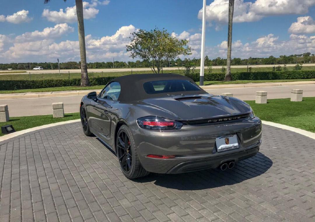 2019款保时捷718 Boxster