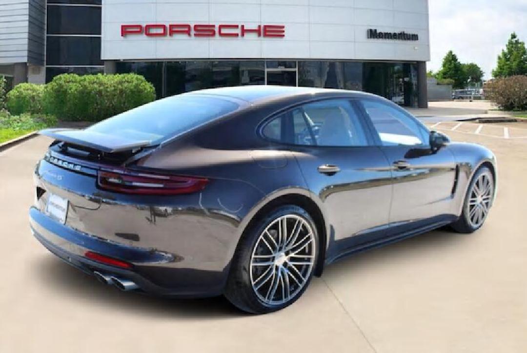 2018款保时捷Panamera 4S全轮驱动