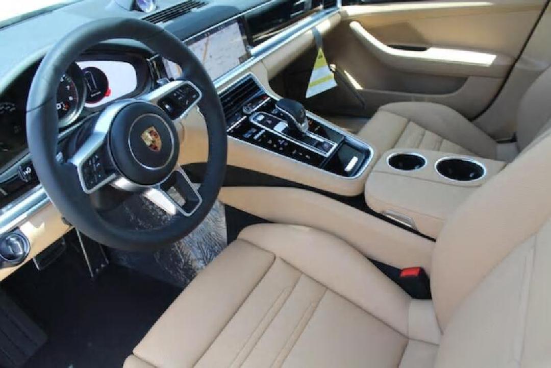 2018款保时捷Panamera 4S全轮驱动