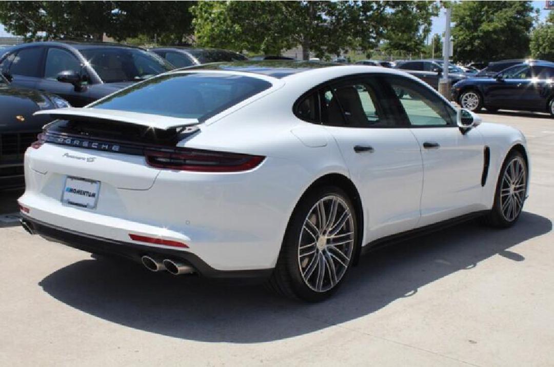 2018款保时捷Panamera 4S全轮驱动