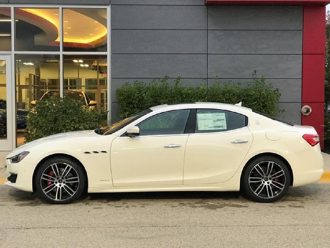 2019款玛莎拉蒂Ghibli S Q4 GranLusso